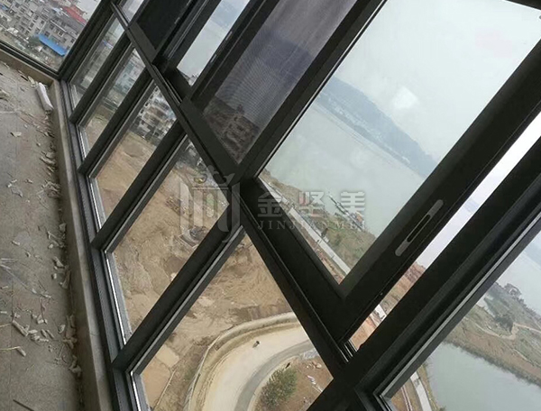 怎樣區別漳州斷橋鋁門窗和普通門窗？