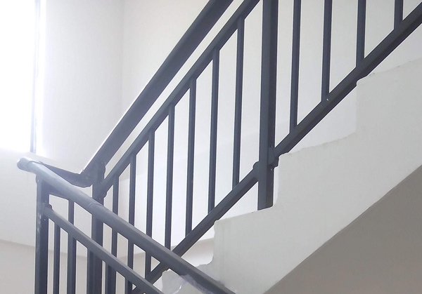 铁艺楼梯扶手的安装，都有哪些要点和步骤呢？关于铁艺楼梯扶手安装的5大步骤：