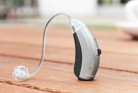 浅谈耳背式助听器的使用方法。