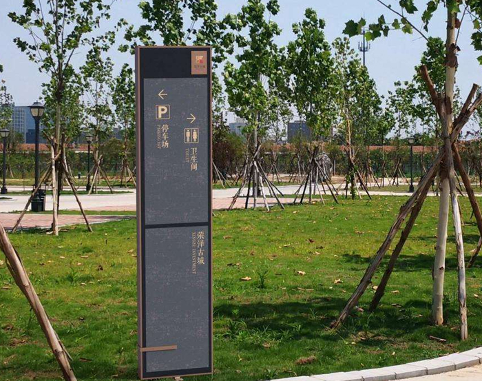 说起灯箱广告视觉冲击力强但在设计上也要找对点