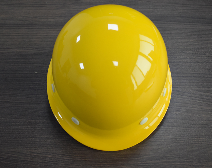 施工现场佩戴建筑安全帽注意事项。