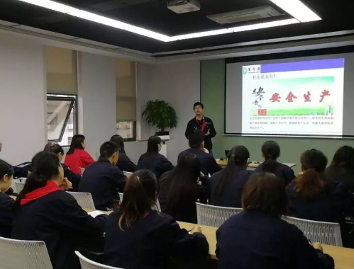 开展三级安全教育培训，提高员工安全意识