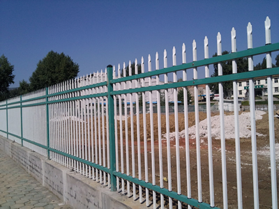 拆卸护栏网防护网，镀锌护栏网，栅栏围网 院墙围栏 铁栅栏 铁艺护栏