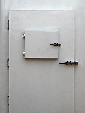 云南冷库门安装在冷库设备中起保温密闭的门