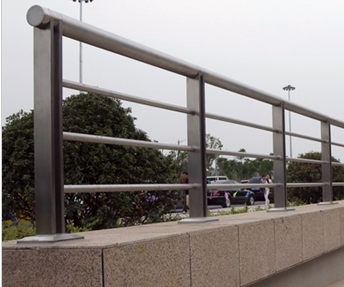 内黄推拉门生产厂家指出不锈钢护栏安装时应注意的问题