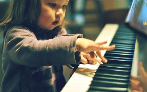 东直门钢琴培训机构谈学习钢琴为什么要注重指法