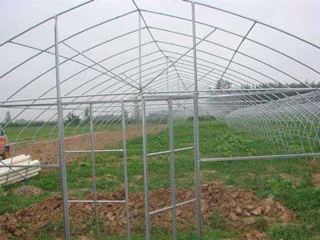 温室大棚在建设之前需要做好材料的准备工作以及温室大棚灌溉系统的维护方法