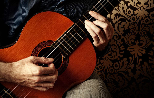 西安吉他培训机构谈论玩转吉他的关键竟然是“手腕”