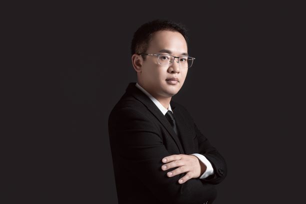 白律师
