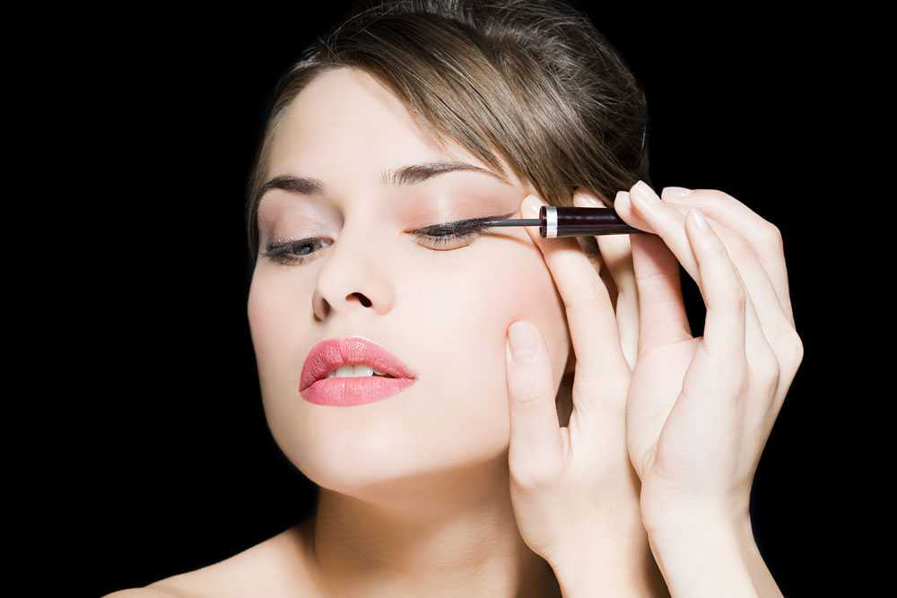 化眼妆是个技术活半永久妆容纹眼线省事