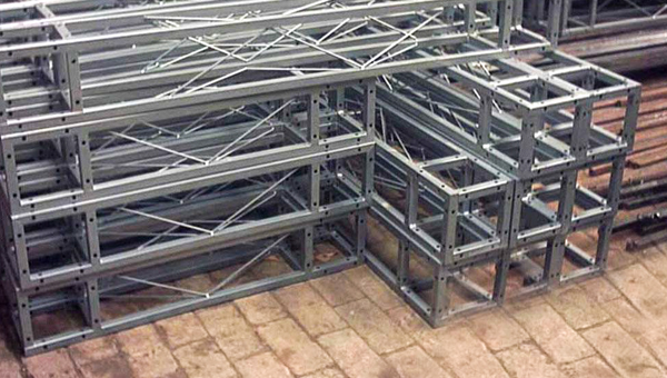 成都桁架出租公司出租的桁架是格构化的梁式桁架