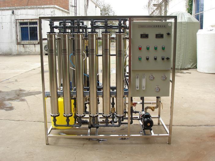 海南/儋州矿泉水设备利用离子树脂的交换性能以及活性炭过滤器