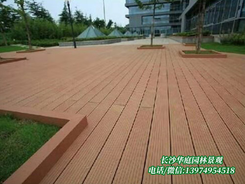 湖南塑木廠家分析介紹塑木地板與防腐木地板的區別