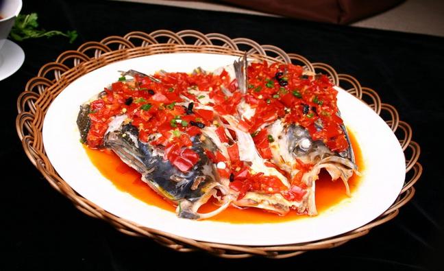 正宗剁椒鱼头的做法王广峰专业厨师培训学校教你做
