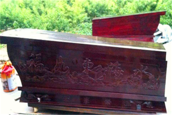 襄阳棺材制作对襄阳棺材雕刻木质的介绍
