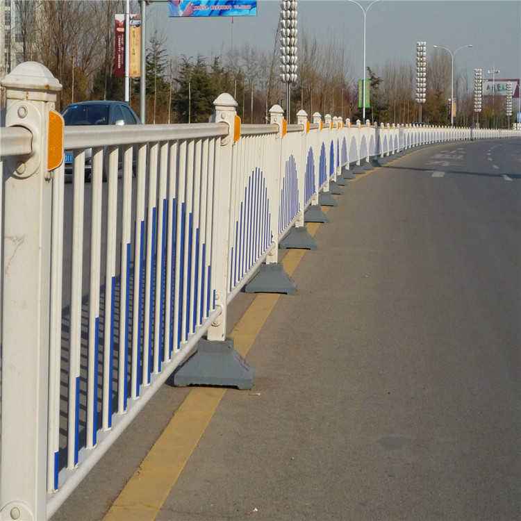 秦皇岛/保定标准道路护栏的高度应该是多少