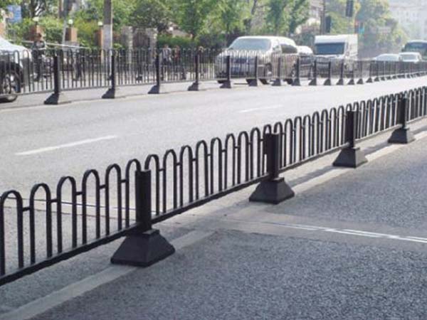 烟台/潍坊安装道路护栏都有什么要求