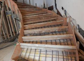 室内楼梯设计技巧沈阳混凝土楼梯楼板厂家告诉你