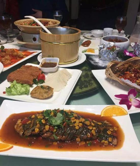 深圳自动化机械设备报道婚宴上28道素菜客人很满意