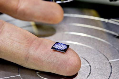 山南市最大的自动化仪表商据外媒报道世界最小电脑发布