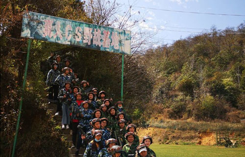二龙湖休闲度假庄园真人CS玩法简介