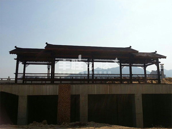 防腐木長廊
