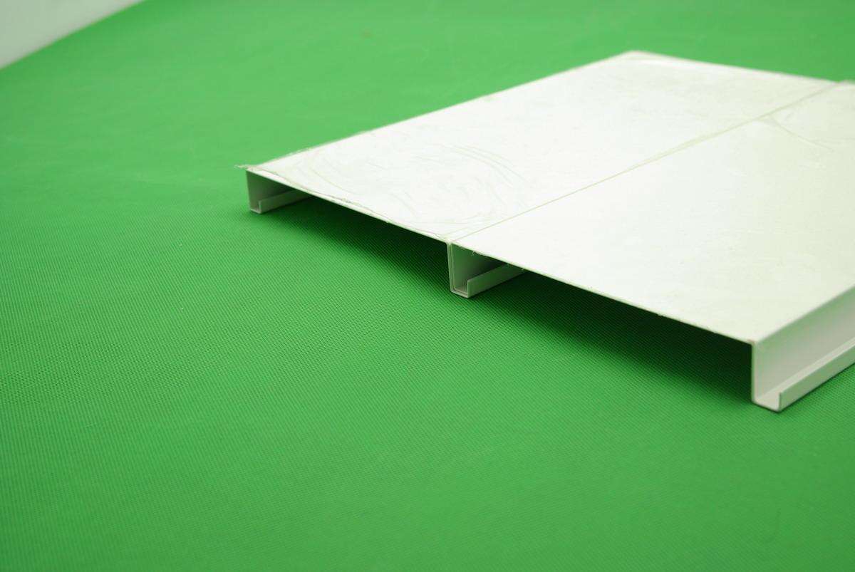 鋁單板在安裝的時候之間的板縫怎么確定？