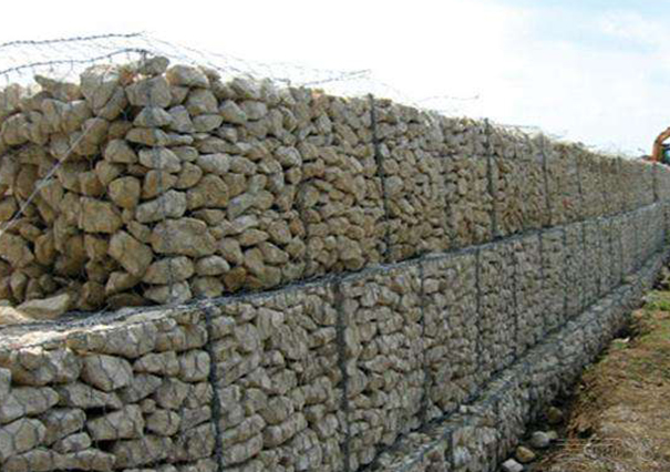 石笼网堤坡防护