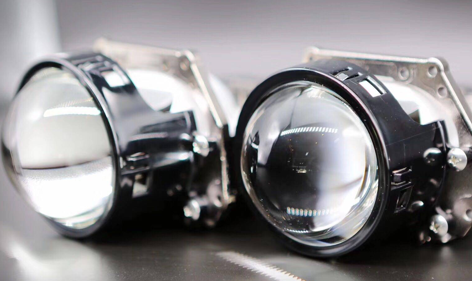 甚么是双光透镜？双光透镜的特色和操纵