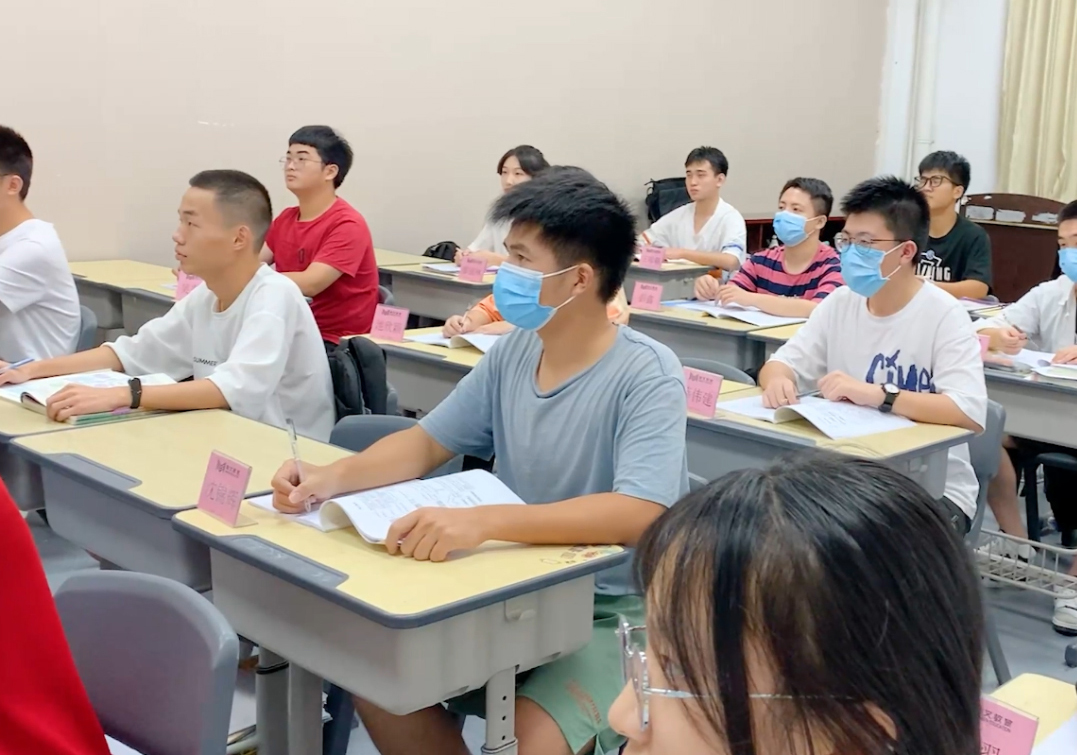走单招好还是直接考专科好？