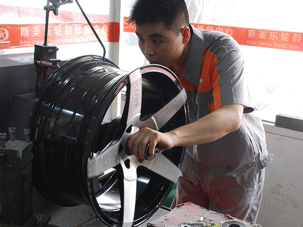 福州輪轂修復輔助機器