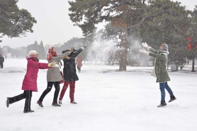 海南21岁女孩见雪兴奋，嗨玩一整天致面瘫 福州除甲醛公司分享