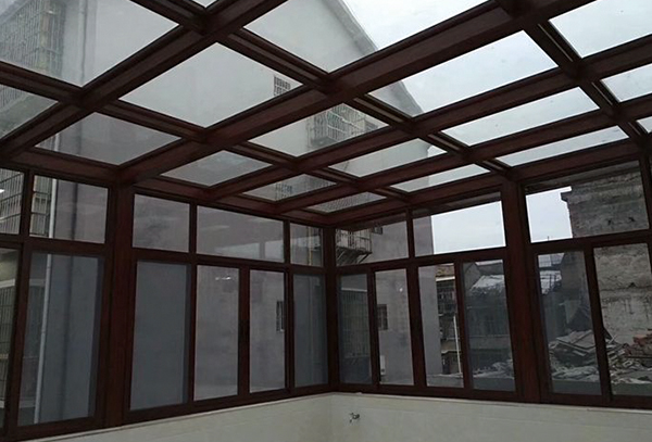 桂林陽光房鋁材:高檔玻璃陽光房安裝給你品質生活
