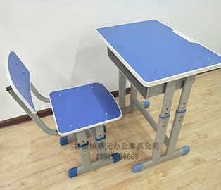 小学生升降课桌椅