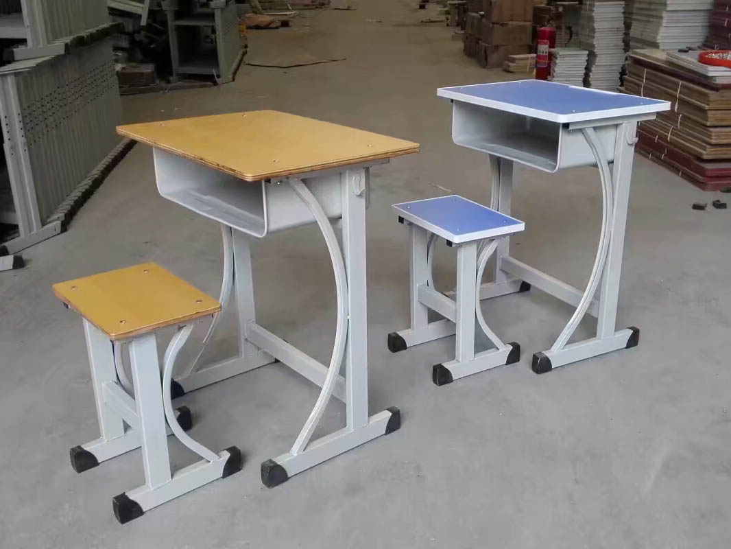 钢制课桌椅的材质跟成型经过几个阶段？​