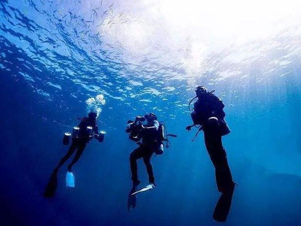 潛水員打撈遇險如何自救