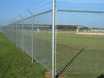 球场围栏定制安装的主要特点