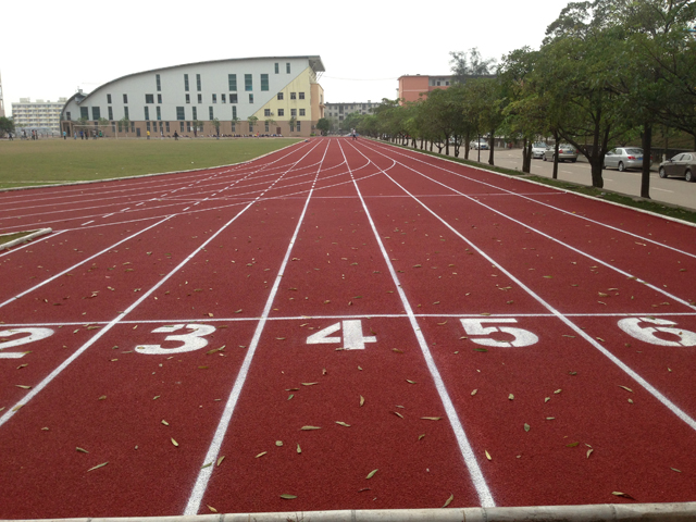 广西柳州好伙伴体育安全环保外形美观的塑胶跑道