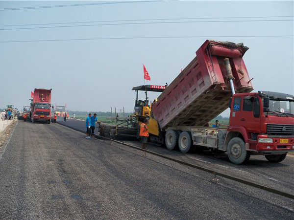 公路沥青砼路面离析研究