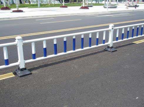道路护栏安装