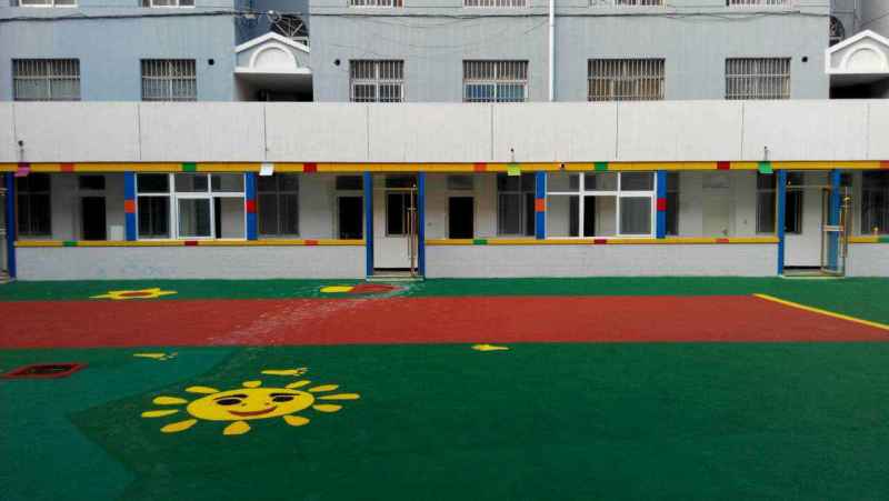贵州塑胶跑道给大家分享幼儿园塑胶球场铺设心得