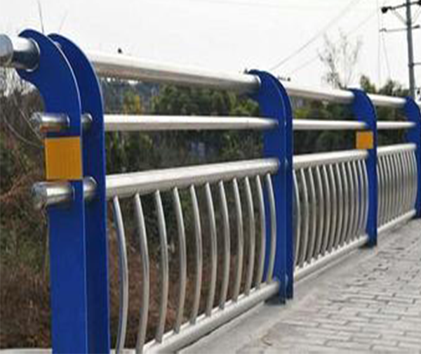 贵阳桥梁护栏批发厂家公开桥梁护栏的施工放线定位