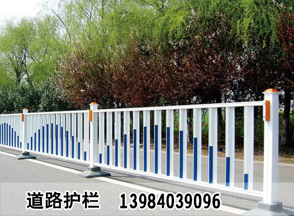 贵州道路护栏批发商浅析农村道路设护栏的意义