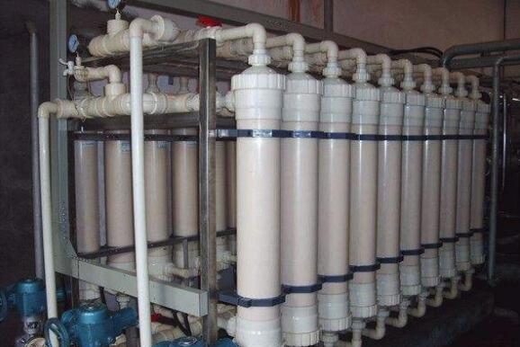 蘭州反滲透水處理設備具備了什么特點