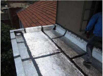 襄阳房屋维修屋顶天沟漏水要如何补救
