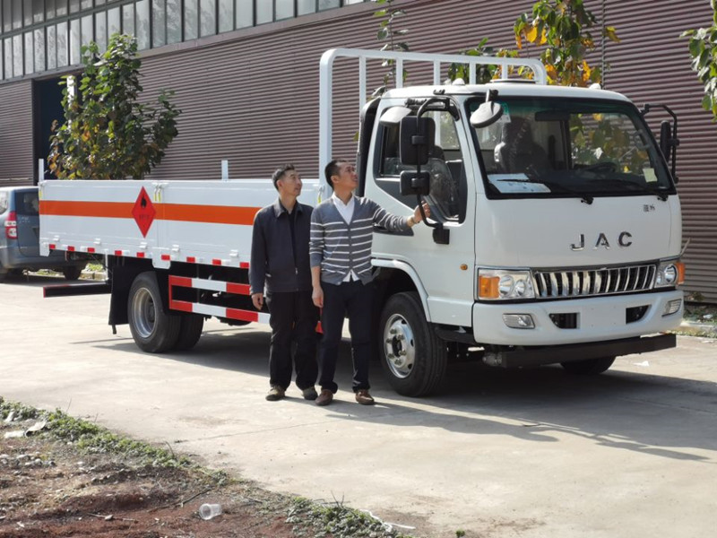 江淮4吨4米2国六仓栏/栏板气瓶运输车