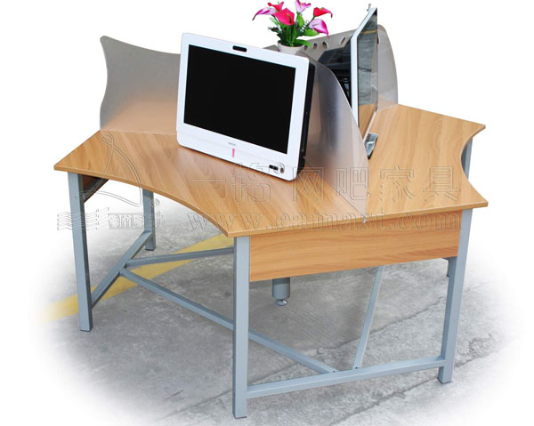 河北邢台网吧电脑桌供应商地址为你讲诉木材对网吧桌椅非常重要