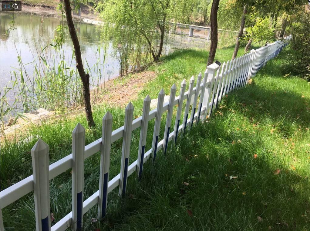 给大家分享一下PVC草坪护栏的相关知识