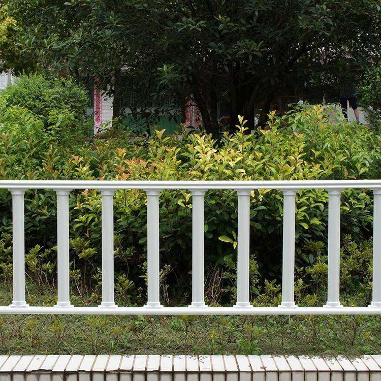 我们来了解一下安装PVC草坪护栏需要留意些什么