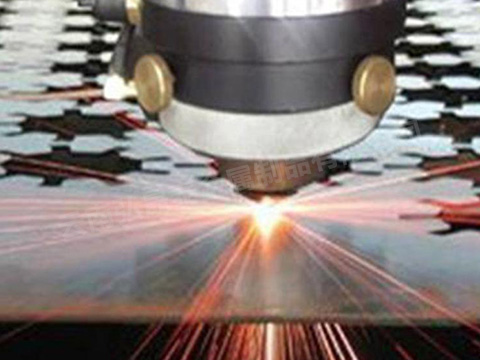 保山激光切割加工厂在激光切割加工时如何做到高精度的？
